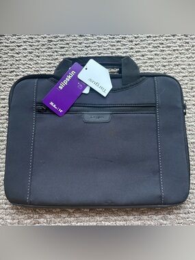 Targus Black Laptop Bag with Front Zip Pocket